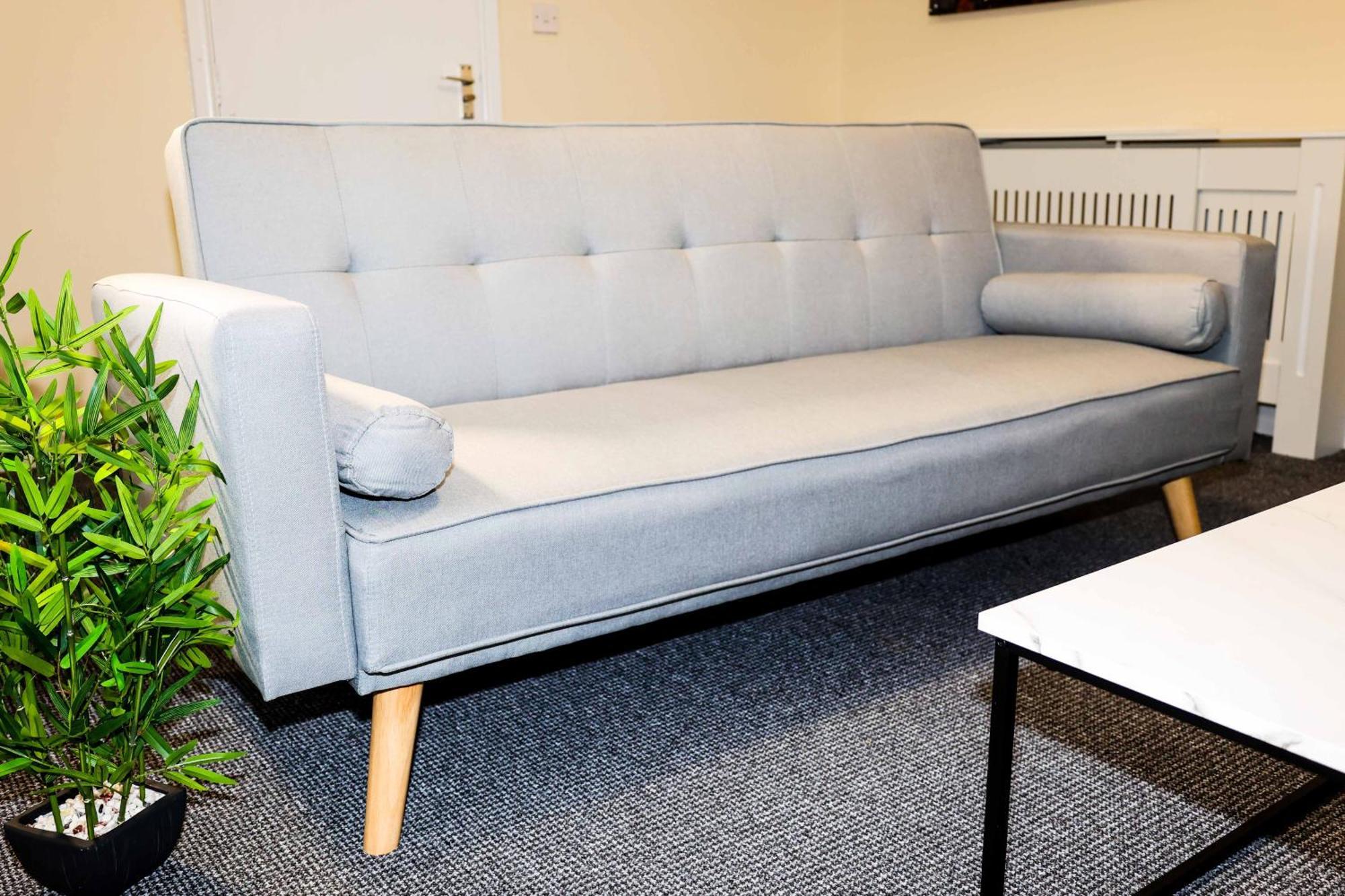 Lausory King Bed Living Your Luxe Home Away Nottingham Exterior photo